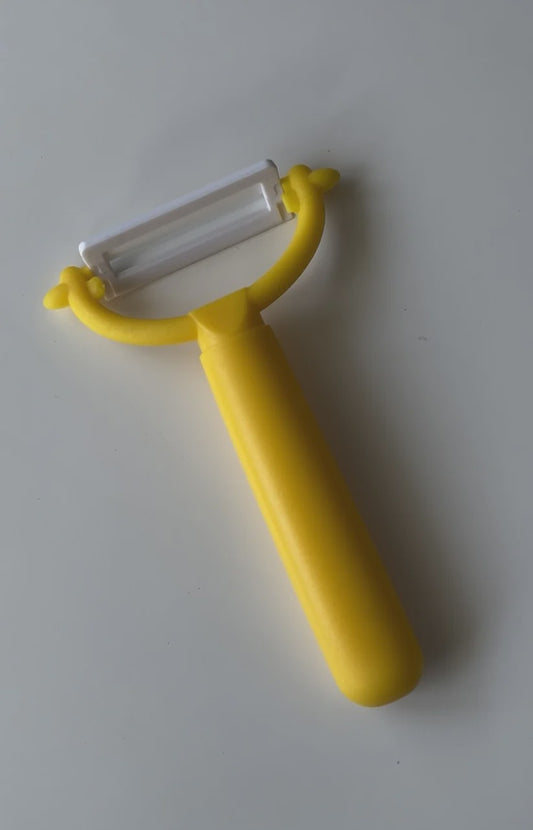Kids Safety Peeler - Yellow